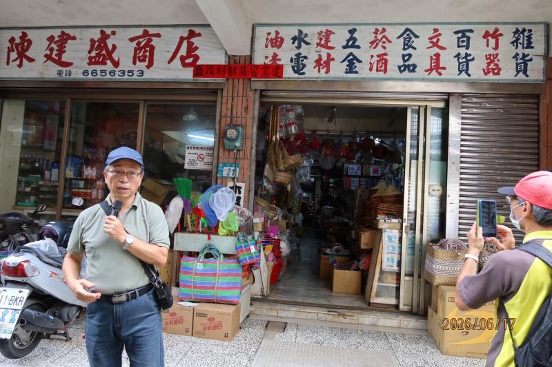 課程一開始講師講解如何透過影像、聲音與地圖,保存地方珍貴的人文故事與特色景點。
