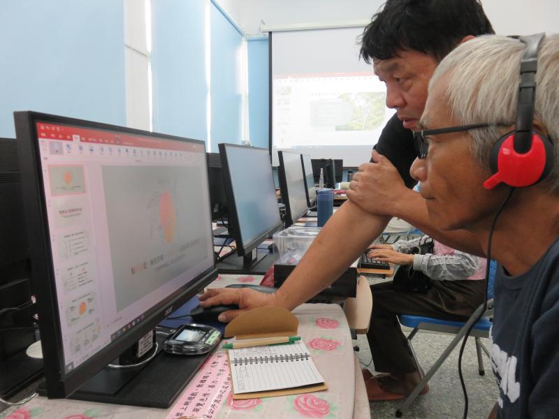AI簡報設計可以一次到位所想要的篇數，輸入想設計的題目及內容風格，讓產出簡報也能輕鬆上手。