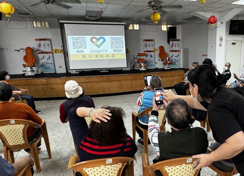 數位運動可以幫助長者增強體能，改善心肺功能，增加骨骼強度，並有助於心理健康，減輕壓力和焦慮。