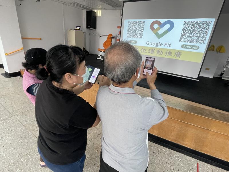 通過參與數位運動活動，長者能夠熟悉和使用智能手機、平板電腦等數位裝置，提高數位素養水平