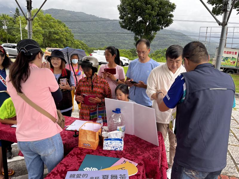 生態系的培訓的講師，擔任志工一起做服務。