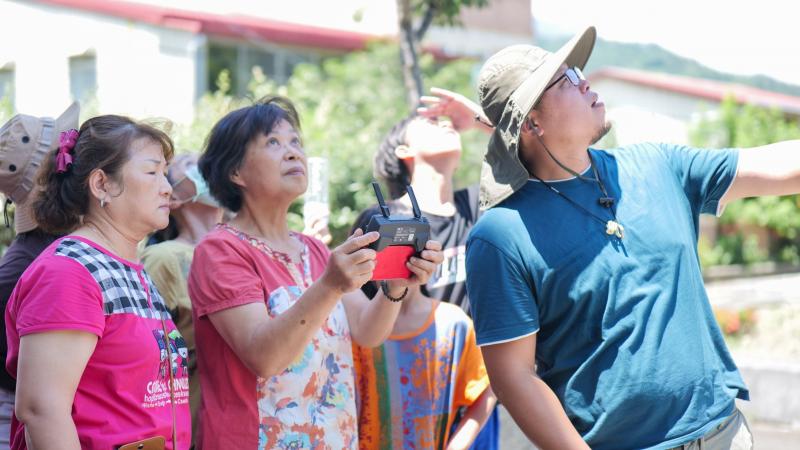 未來也將持續推出更多元的數位教育課程,為社區居民提供最優質的數位教育資源,讓更多人能夠在這個數位時代中,掌握新技能,拓展新視野。