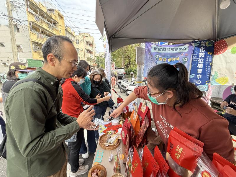 民眾尋問相關商品