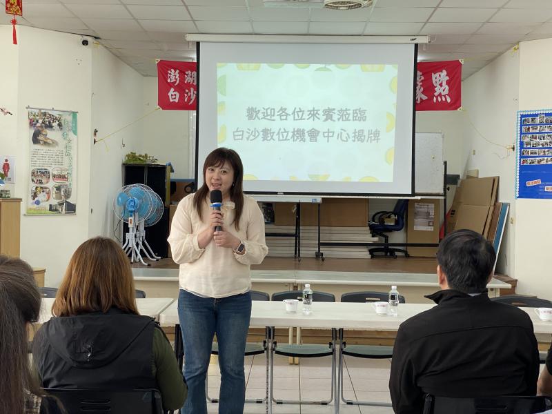 澎縣政府教育處許淑雯科長致詞