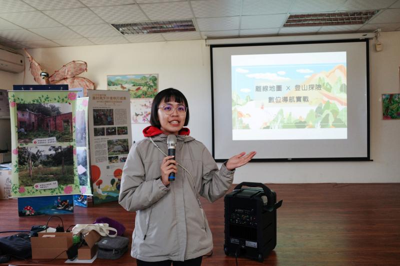 輔導員帶領授課並教學操作