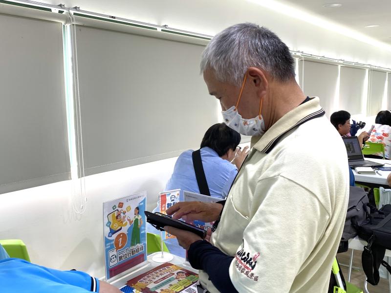 因DOC提供的即時協助，讓他們能夠順利解決 Line 使用上的困擾。