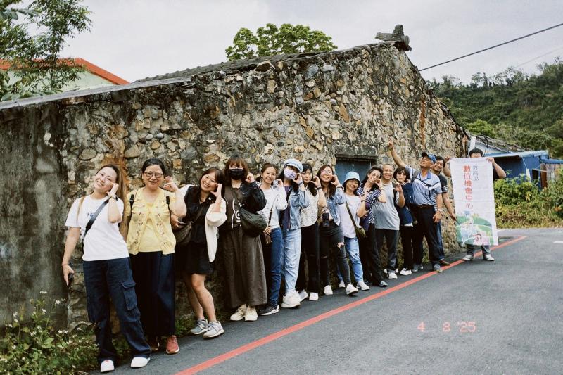 "尚讚"社區遊程-就地取材的石頭屋是大陳島居民最原始的房屋。