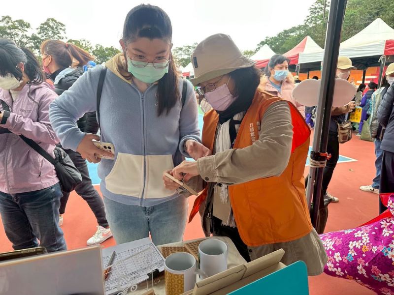 學員的作品還吸引到有人來詢價喔!