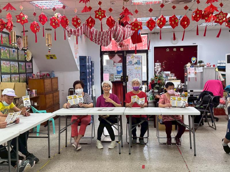 講師一步步教學示範如何使用內建或第三方家長監控工具