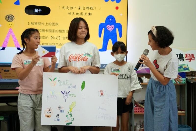 營隊導入AI圖像生成工具Recraft、音樂製作平台Suno等科技應用，讓學生化身美術指導與音樂總監，親手打造出屬於自己的角色動畫與配樂