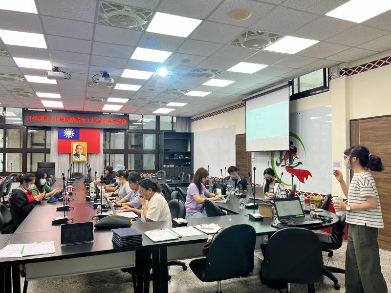 學員學會用 ChatGPT 與 AI 圖片生成工具快速製作文案與素材，提升工作效率，讓宣傳與紀錄更專業、有創意。