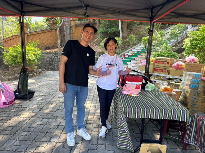 與護理師一起推廣健康醫療小常識..現場反應很熱絡.