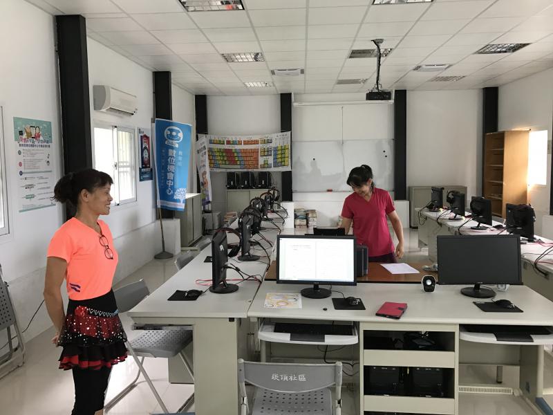 台東縣海端DOC的電腦教室