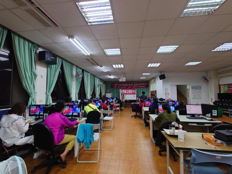 銅鑼圖書館館員開場白致詞