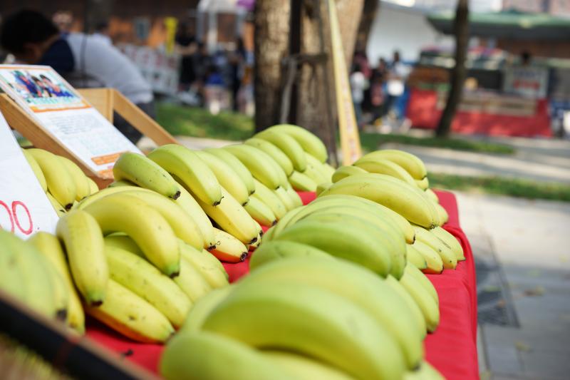 農夫市集擺攤銷售集集有名氣的香蕉