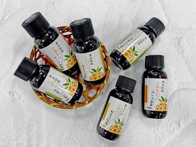 赤山社區推動商品，鳳梨旅行沐浴組。