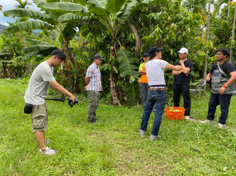 內埔 DOC協助可可小農拍攝生態旅行宣傳影片。