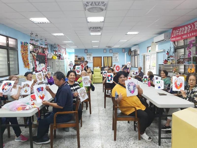 社區以黥面文化為主題進行創作，再透過數位工具收集素材