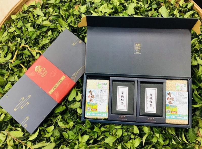 三星茶米香禮盒內容包含包種烏龍茶、武宜紅茶及三款茶米香。