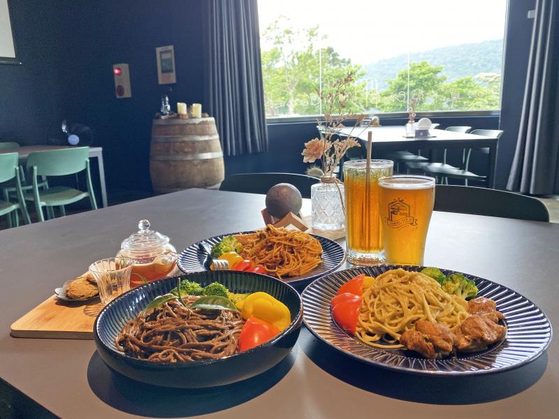 饗嚮台東有個饗嚮星空餐酒館，提供融入在地食材的美味料理。