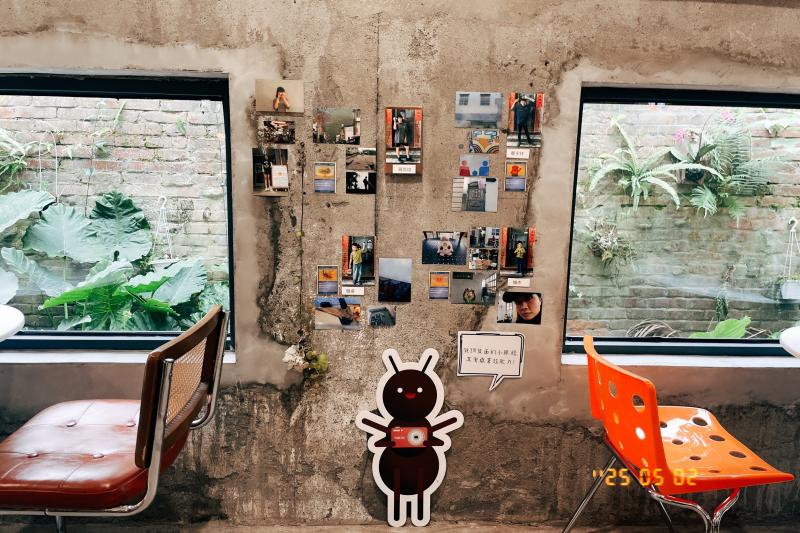 攝影展佈置於甫入選文化部百大文化基地的大同戲院