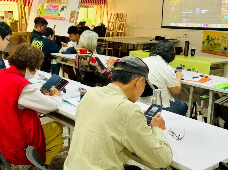 透過剪輯APP整理活動中紀錄的畫面