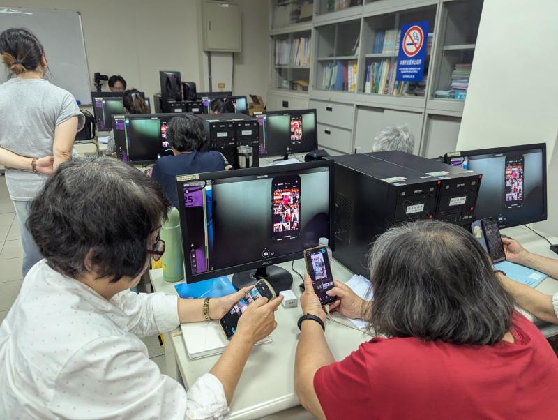 大家努力學習剪接、轉場、文字、配樂到音效製作