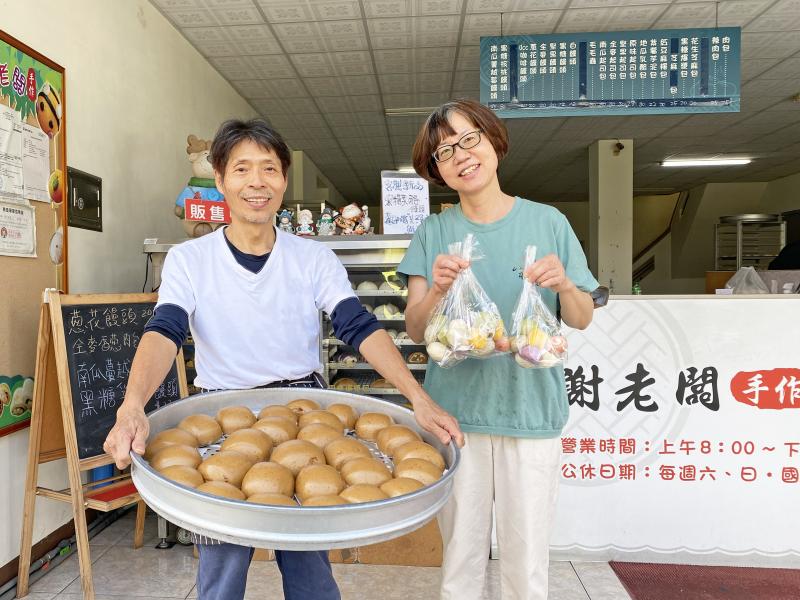 DOC職人店家，謝老闆手作包子 謝宏騏老闆和老闆娘，每天手工現做包子饅頭。