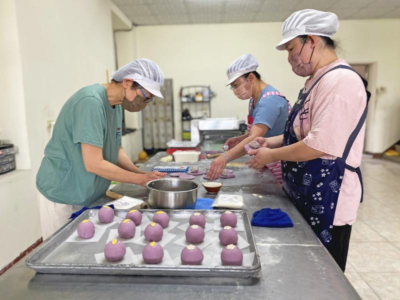 「謝老闆手作包子」從原料選購、處理、製作到出爐，每個細節毫不馬虎