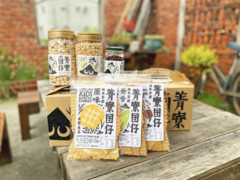店內不只有糙米餅，還有其他米製品，像是米香系列，還有古早味的巧克力米。