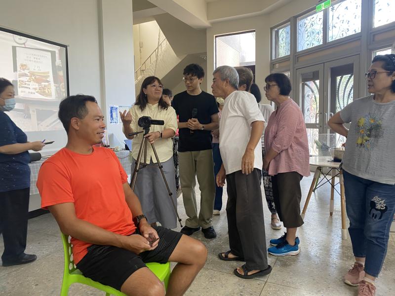 訪談影片由金山萬壽社區的學員親自採訪理事長