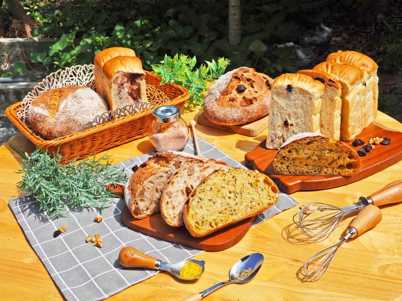 拾樂烘焙工作室用對待家人的心，足夠的時間醞釀，手工製作每一顆麵包。