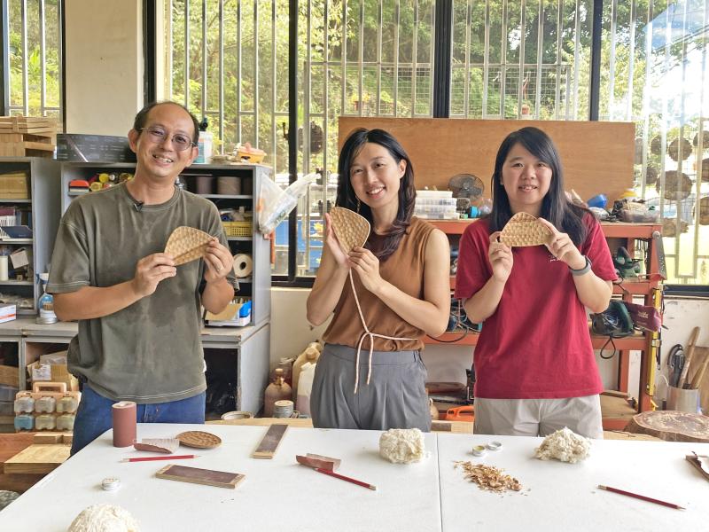 天然奇木還有推出手作體驗，紋理木盤、原木多肉組合盆栽、原木片彩繪等。