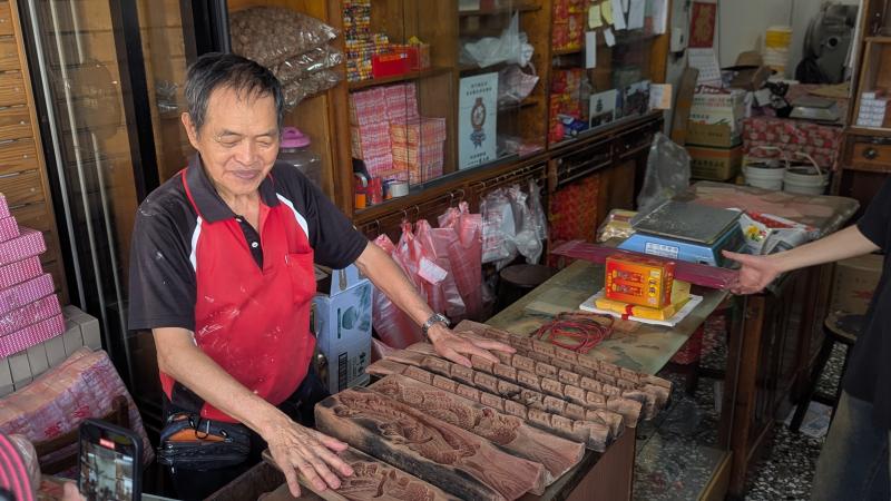 杜裕昌百年餅店，傳統模具認識
