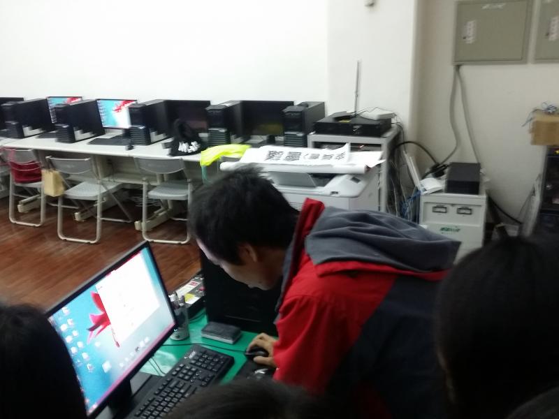 QR CODE課程學習在老師精闢教學下,讓學員又發現網路便利之美,網路之機會性是需要我們去分享去曝光才會有經濟面成長