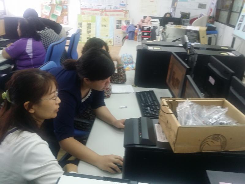 志工小幫手協助課程完成