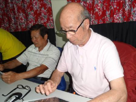 威力導演製作小短片，分享給國外朋友。