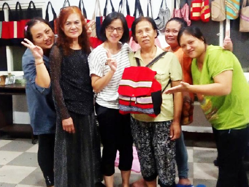 泰雅族群女孩，必須要學會編織，才能嫁為人婦，這是非常重要的一件事，雖然現在的時代沒有，這樣的習俗，卻深深的影響到我。