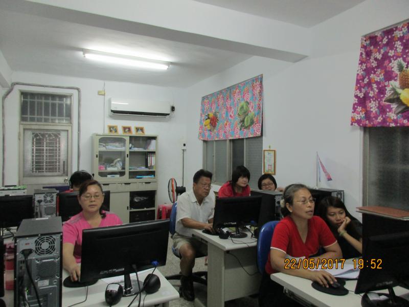 學會PowerPoint的使用後，我也將這些運用方法和我的孩子們分享