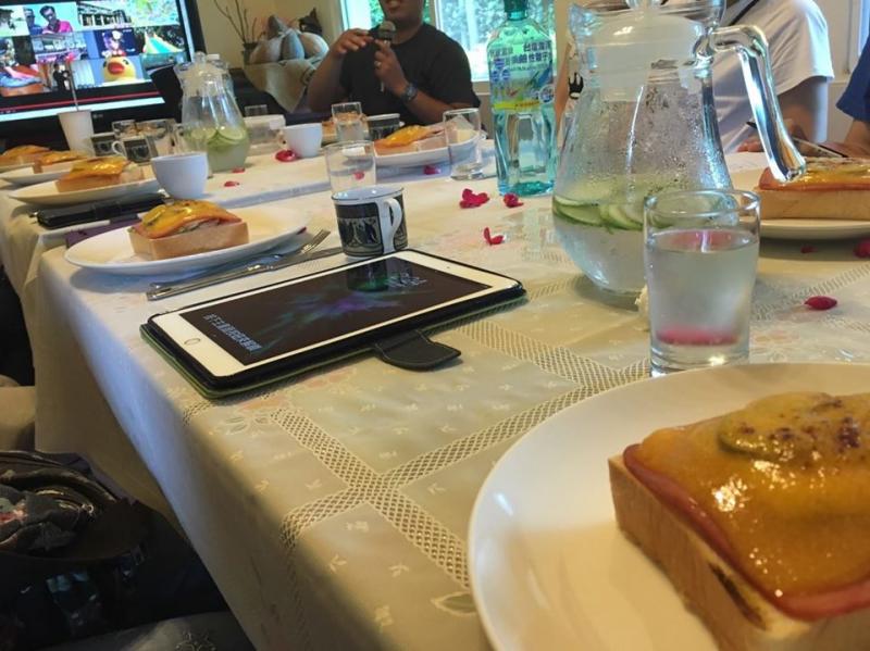 攝影後的輕鬆時刻