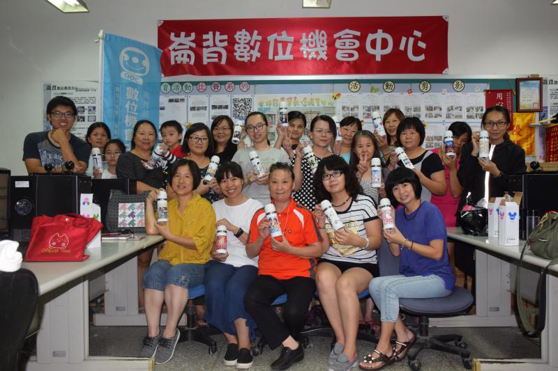 社區商品製作體驗班學員合影