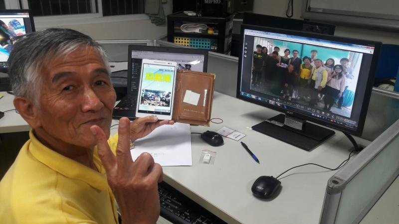 連錦川先生，以參加同學會的照片做一本電子相簿，
看著他的相簿就可以感覺到他和他的同學們的感情即使在經過那麼多年，感情依舊非常好。