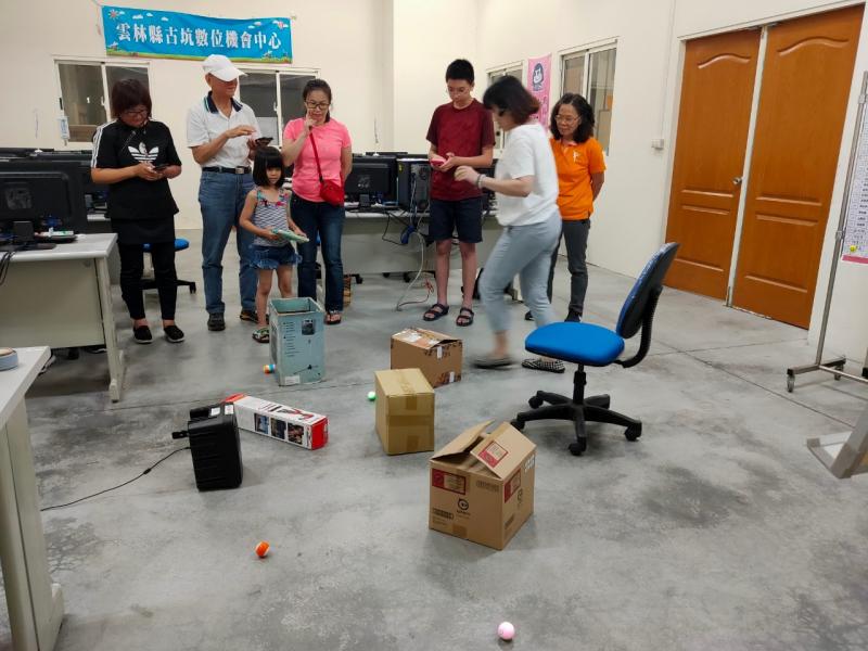 大家一起來比賽囉~~誰快誰慢 一切看你設計的指令