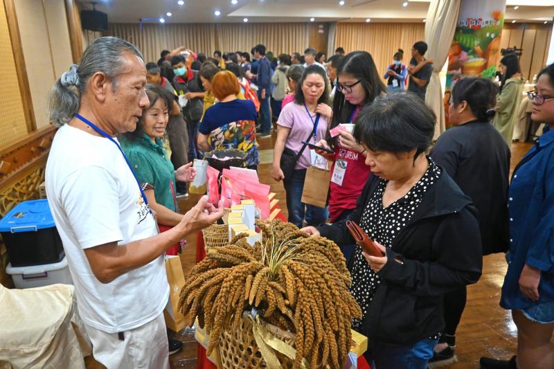 海端DOC職人把握臺東交流會，展售鄉內優秀農特產品，希望讓全國各地的夥伴們了解，在地職人對於產品的用心。
