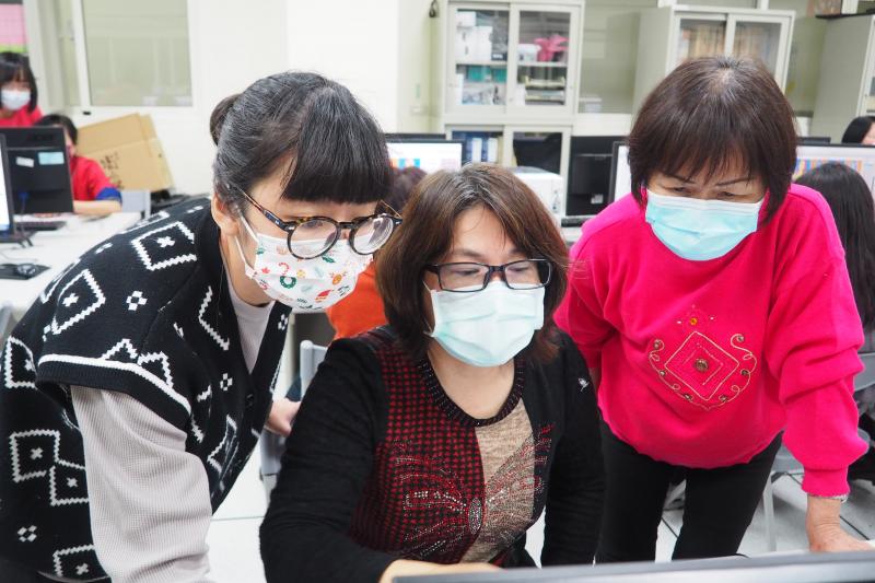 講師指導學員Photoshot軟體