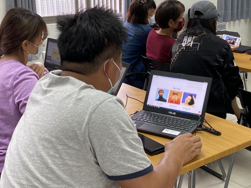 學員為自己打造一個專屬的網頁