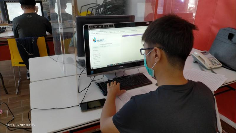 疫情期間-DOC提供工讀生協助線上疫苗預約登記