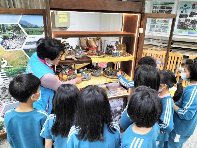 講解本年度熱門的DIY研習課程作品