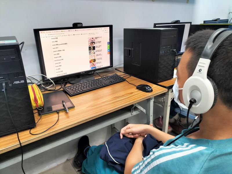 並教授英文片語用法