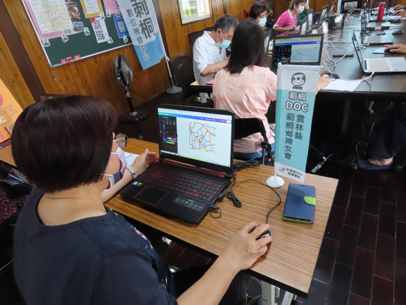藉著數位地圖設計課程的開設。讓學員透過Canva程式，並運用GOODMAP標記自己喜愛的點並繪製，能讓學員看地圖時覺得有趣，更知道莿桐景點與文化。